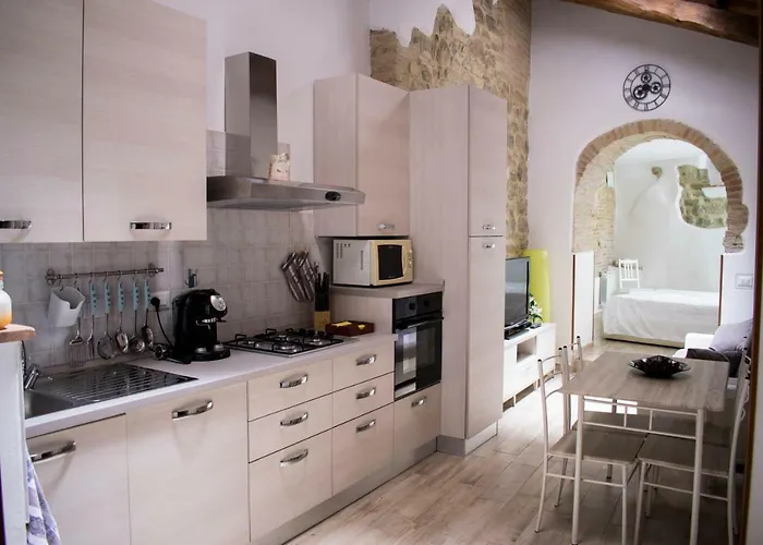 Le Vecchie Mura * Cannara